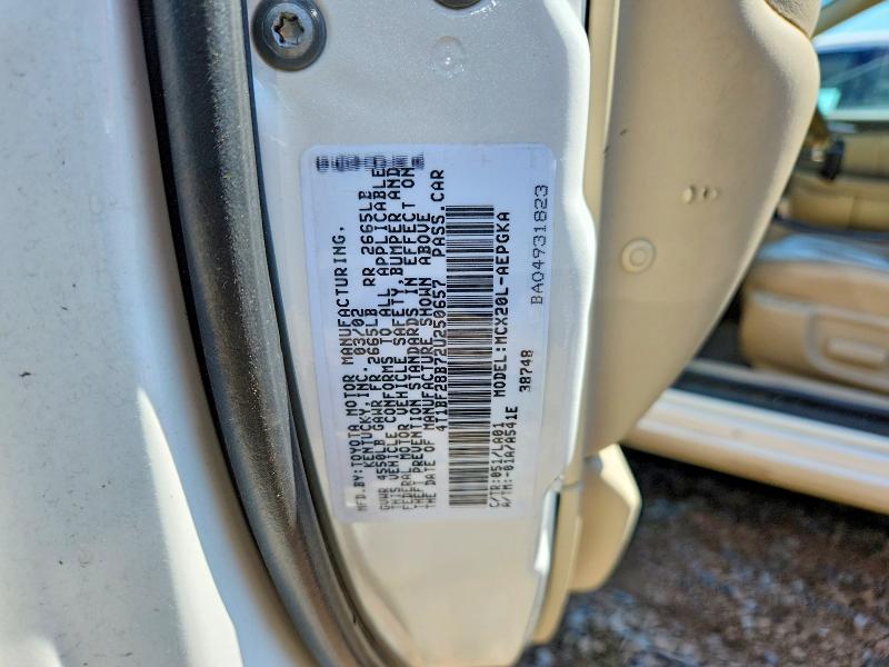 55338946 :رقم المزاد ، 4T1BF28B72U250657 vin ، 2002 Toyota Avalon مزاد بيع