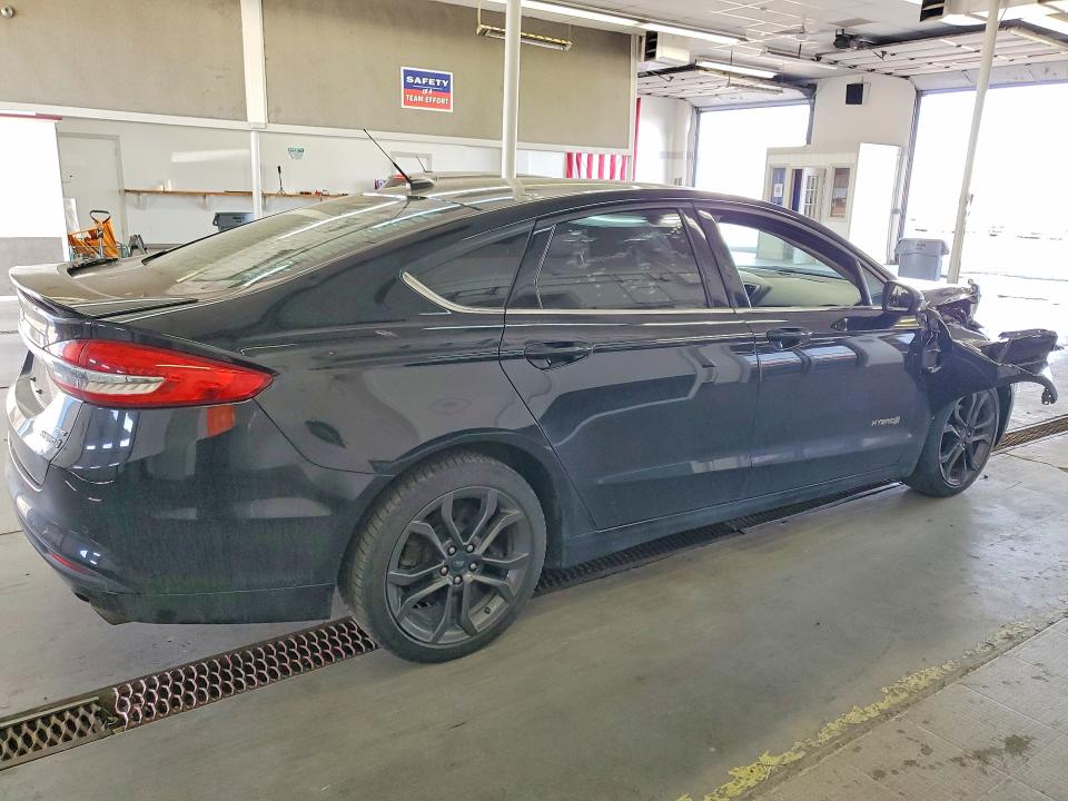 Продажа на аукционе авто 2018 Ford Fusion, vin: 3FA6P0LUXJR110646, номер лота: 52438806