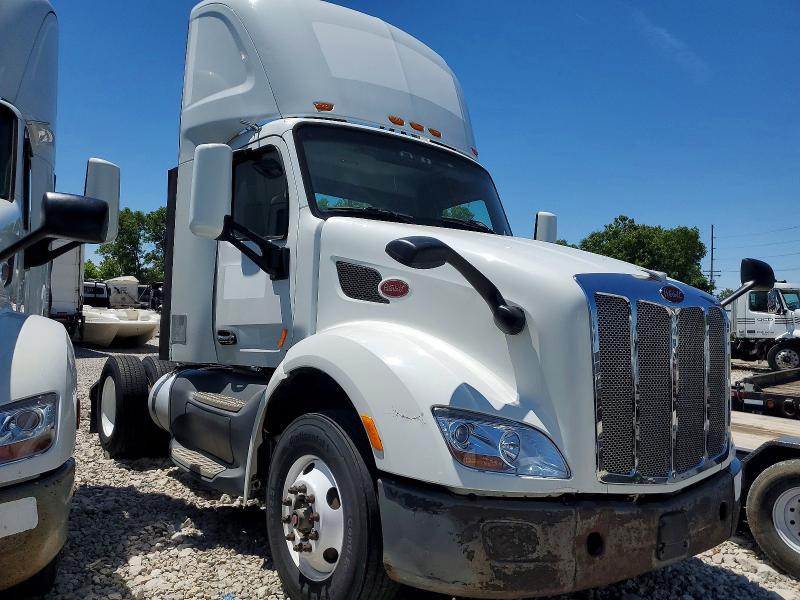 50615786 :رقم المزاد ، 1XPBA48XXGD339882 vin ، 2016 Peterbilt 579 مزاد بيع