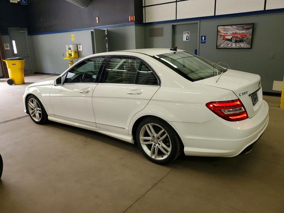 2013 Mercedes-benz C მანქანა იყიდება აუქციონზე, vin: WDDGF8AB4DR256161, აუქციონის ნომერი: 55099236