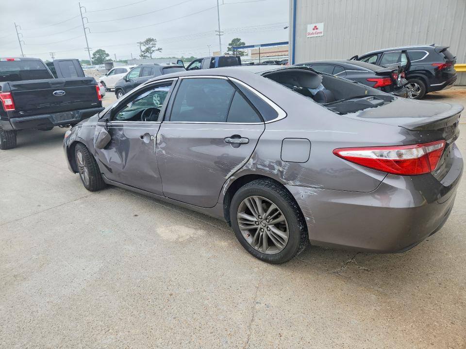 52771256 :رقم المزاد ، 4T1BF1FK4FU923634 vin ، 2015 Toyota Camry مزاد بيع