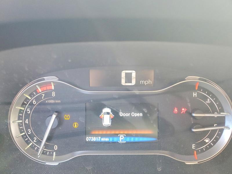 54521606 :رقم المزاد ، 5FNYF5H15JB023286 vin ، 2018 Honda Pilot مزاد بيع