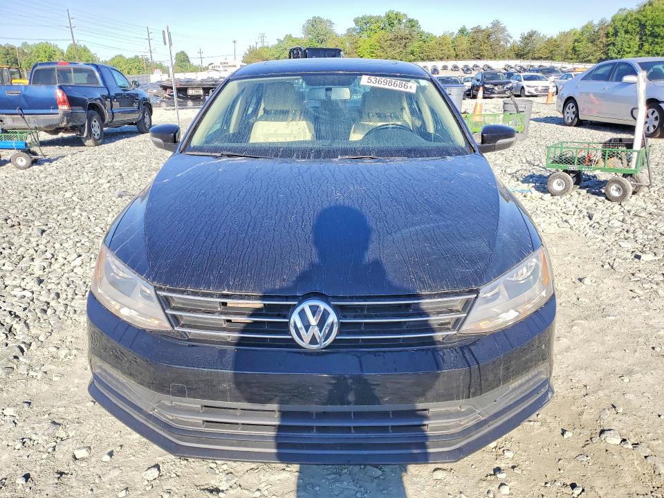 53698686 :رقم المزاد ، 3VWLA7AJ8FM340915 vin ، 2015 Volkswagen Jetta مزاد بيع
