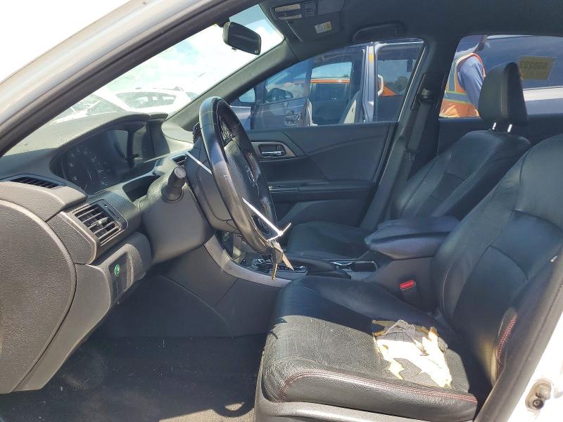 53515756 :رقم المزاد ، 1HGCR2F16HA231331 vin ، 2017 Honda Accord مزاد بيع