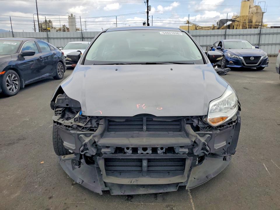54621036 :رقم المزاد ، 1FADP3K21DL335114 vin ، 2013 Ford Focus مزاد بيع