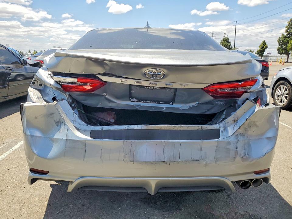 55444066 :رقم المزاد ، 4T1B11HK1KU825750 vin ، 2019 Toyota Camry مزاد بيع