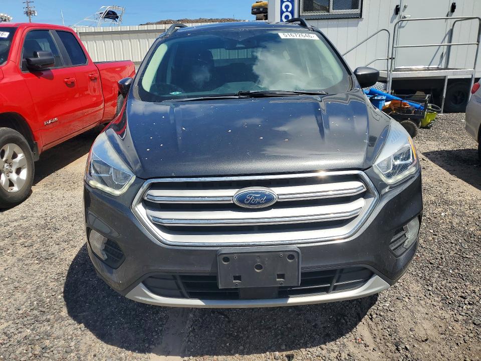 51672646 :رقم المزاد ، 1FMCU0HD8JUC95279 vin ، 2018 Ford Escape مزاد بيع