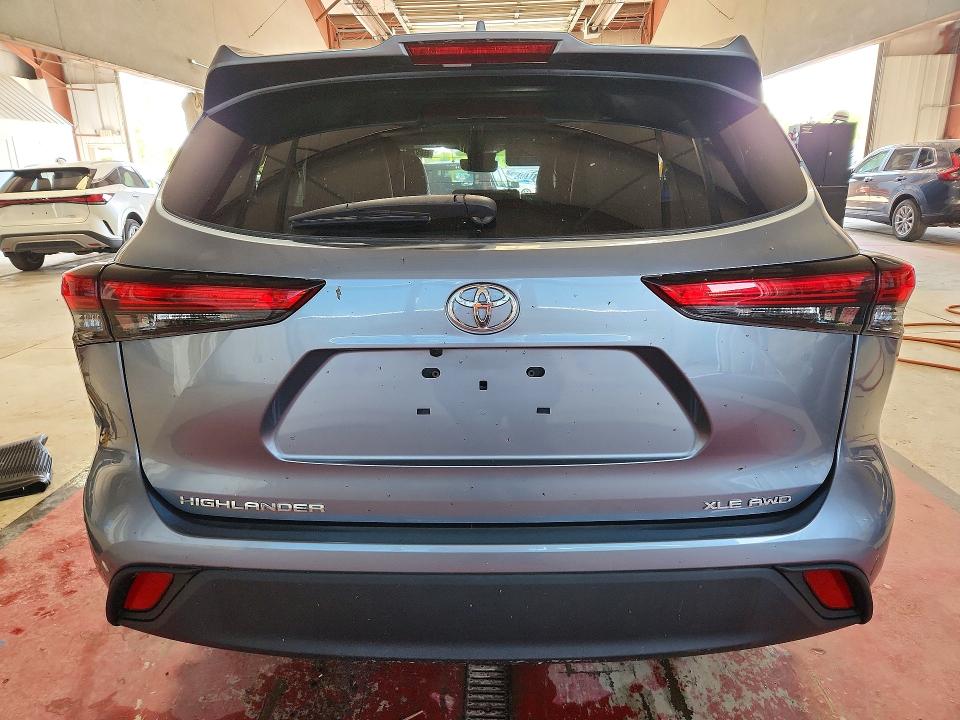 2021 Toyota Highlander მანქანა იყიდება აუქციონზე, vin: 5TDGZRBH9MS155466, აუქციონის ნომერი: 64766554