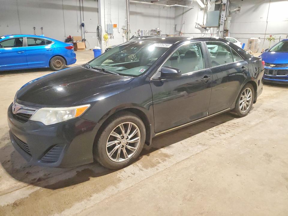 50225256 :رقم المزاد ، 4T1BF1FKXCU034705 vin ، 2012 Toyota Camry مزاد بيع