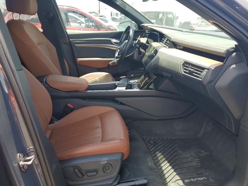 54902546 :رقم المزاد ، WA15AAGE3RB040594 vin ، 2024 Audi Q8 E-tron مزاد بيع