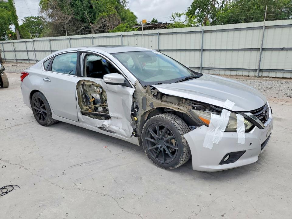Продаж на аукціоні авто 2017 Nissan Altima, vin: 1N4BL3AP3HC174285, номер лоту: 53716826