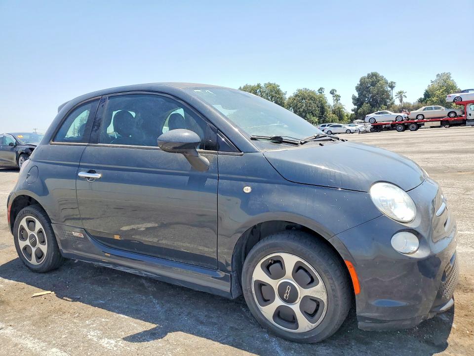 Aukcja sprzedaży 2017 Fiat 500, vin: 3C3CFFGE1HT514118, numer aukcji: 53843606