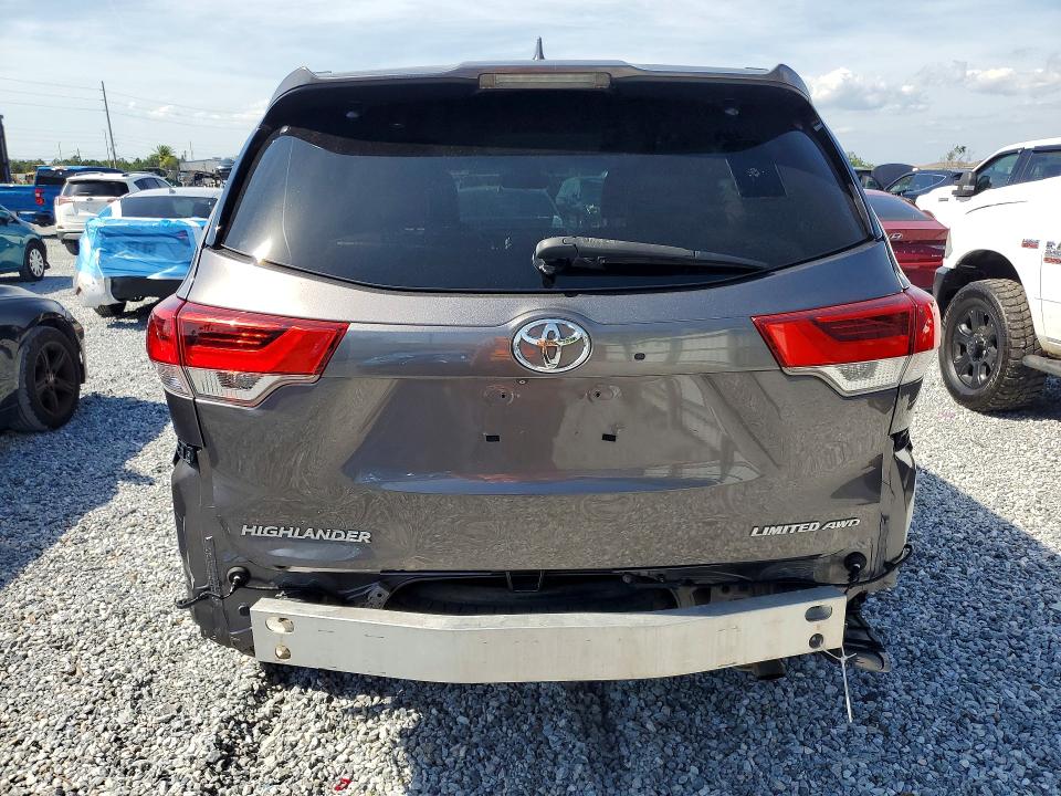 2018 Toyota Highlander მანქანა იყიდება აუქციონზე, vin: 5TDDZRFH0JS900498, აუქციონის ნომერი: 52654576