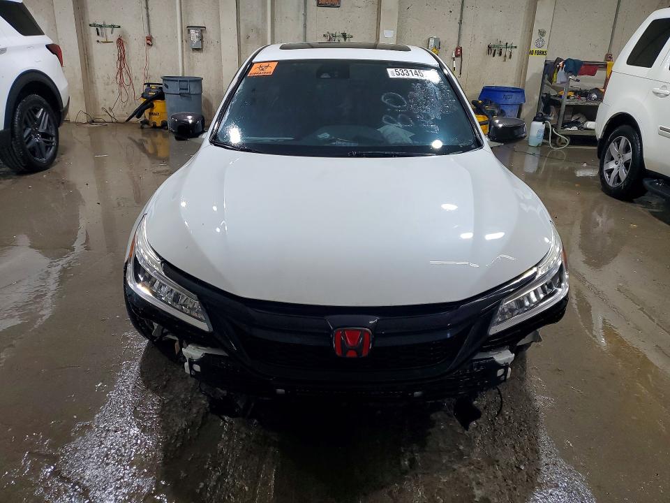 53314576 :رقم المزاد ، 1HGCR3F92HA000373 vin ، 2017 Honda Accord مزاد بيع