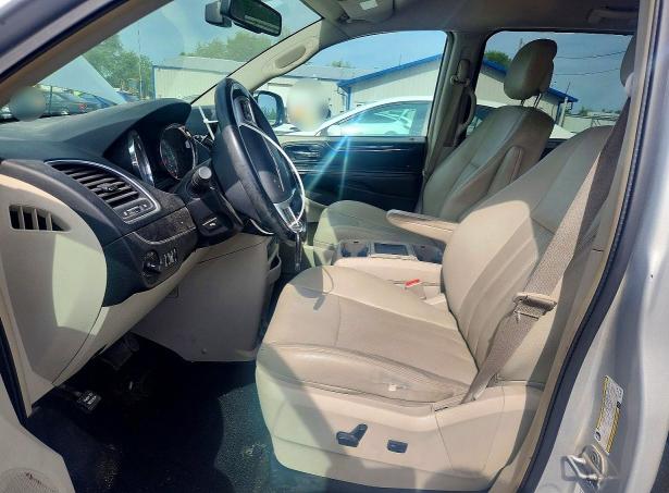 54512996 :رقم المزاد ، 2A4RR8DG7BR746788 vin ، 2011 Chrysler Town & Countr مزاد بيع