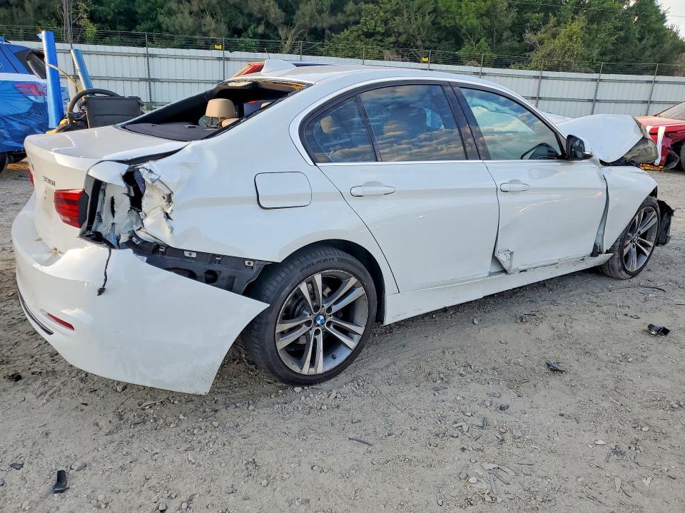 53310336 :رقم المزاد ، WBA8D9G56JNU71827 vin ، 2018 Bmw 330 مزاد بيع