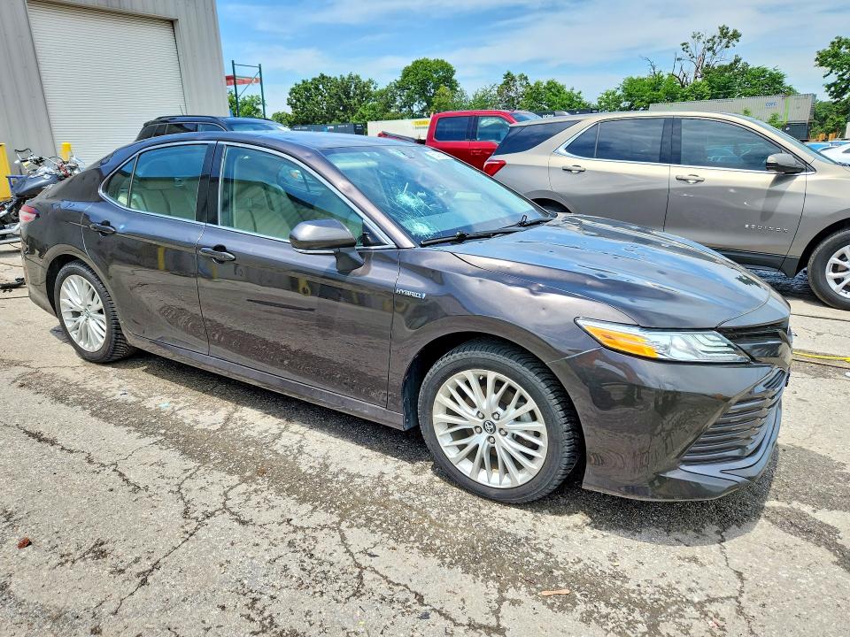2019 Toyota Camry Hybrid მანქანა იყიდება აუქციონზე, vin: 4T1B21HK7KU520475, აუქციონის ნომერი: 55426836