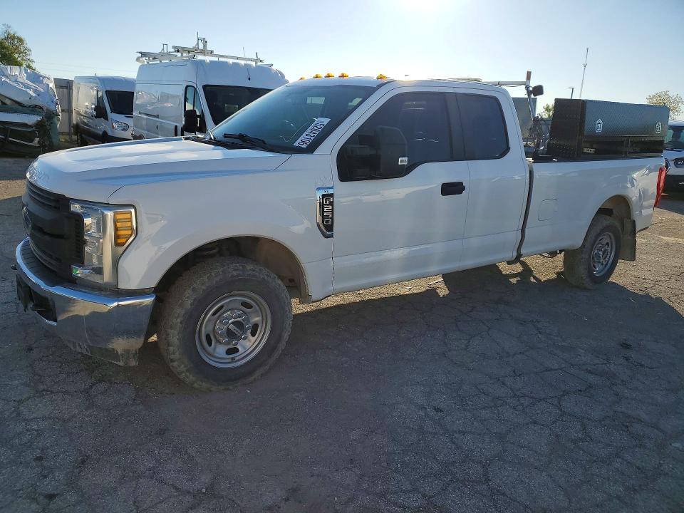 52043106 :رقم المزاد ، 1FT7X2A60KEE10067 vin ، 2019 Ford F250 مزاد بيع