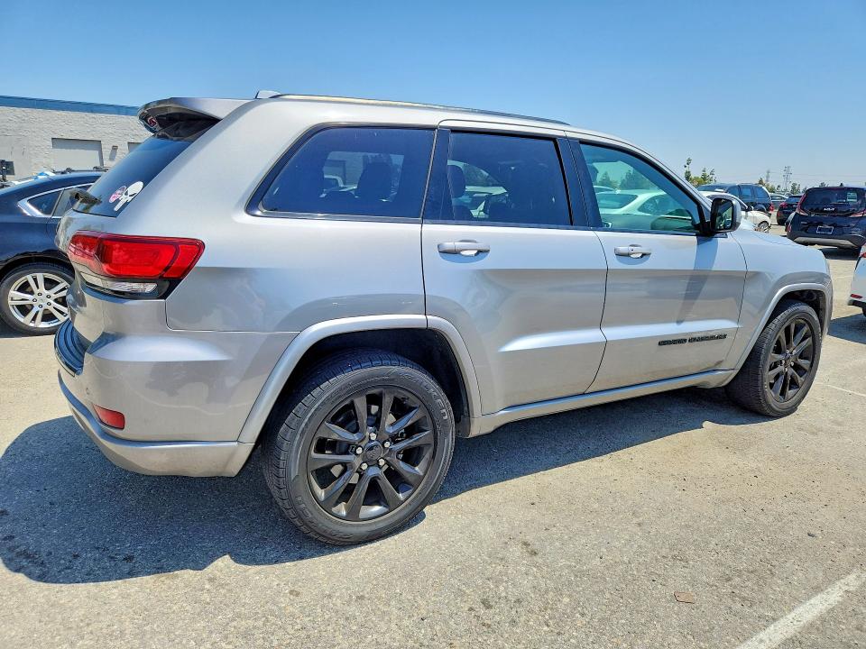 52223346 :رقم المزاد ، 1C4RJEAG0JC208408 vin ، 2018 Jeep Grand Cherokee مزاد بيع