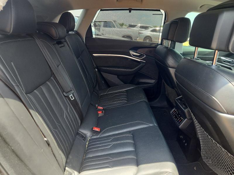 53477316 :رقم المزاد ، WA1VABGE5KB022870 vin ، 2019 Audi E-tron مزاد بيع