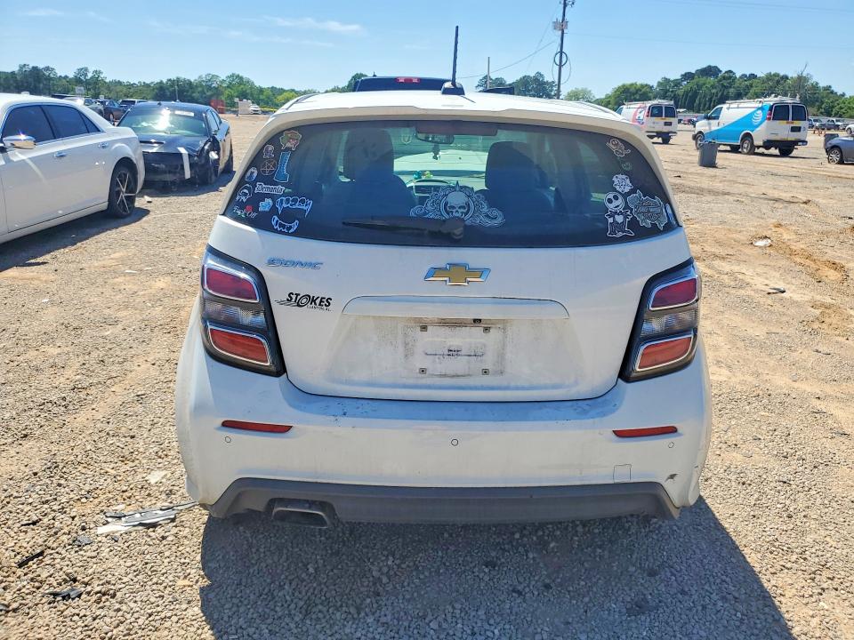 52104746 :رقم المزاد ، 1G1JG6SB0L4102163 vin ، 2020 Chevrolet Sonic مزاد بيع