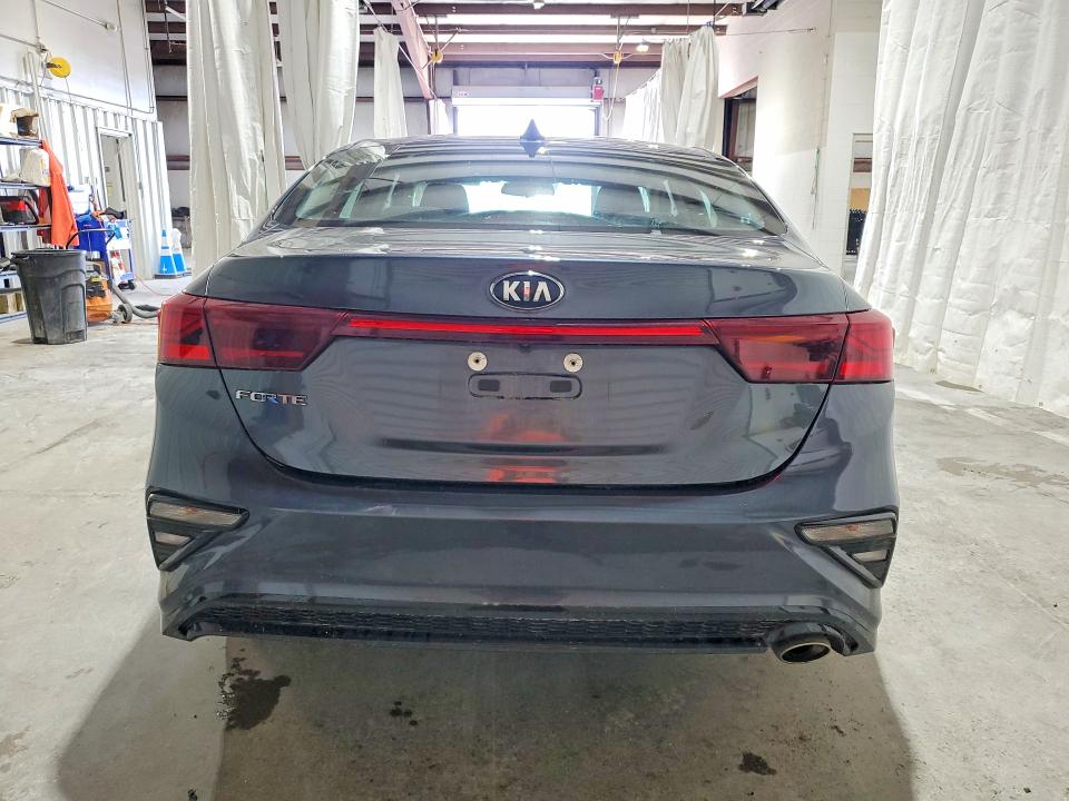 2021 Kia Forte მანქანა იყიდება აუქციონზე, vin: 3KPF24ADXME325717, აუქციონის ნომერი: 53523526