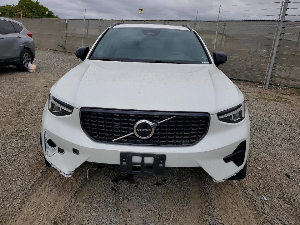 55254816 :رقم المزاد ، YV4L12UK6R2337899 vin ، 2024 Volvo Xc40 مزاد بيع