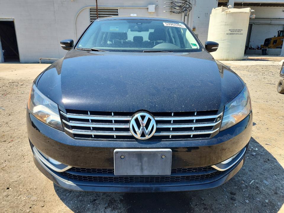 53962286 :رقم المزاد ، 1VWCN7A30EC007792 vin ، 2014 Volkswagen Passat مزاد بيع