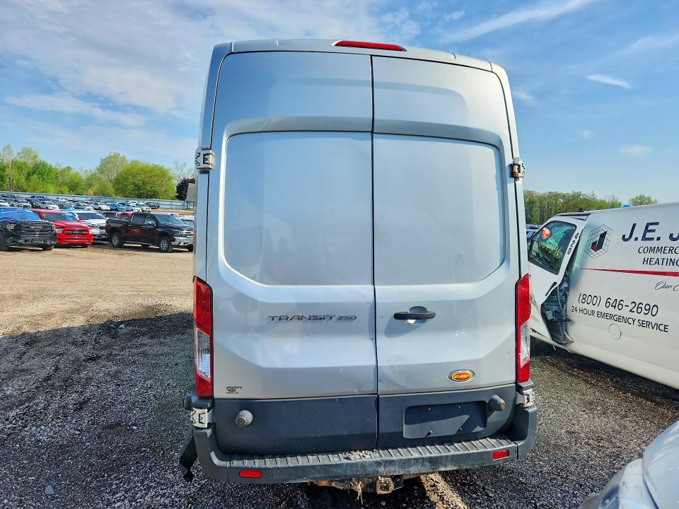 Продажа на аукционе авто 2015 Ford Transit, vin: 1FTNR3XM3FKA49406, номер лота: 53782786