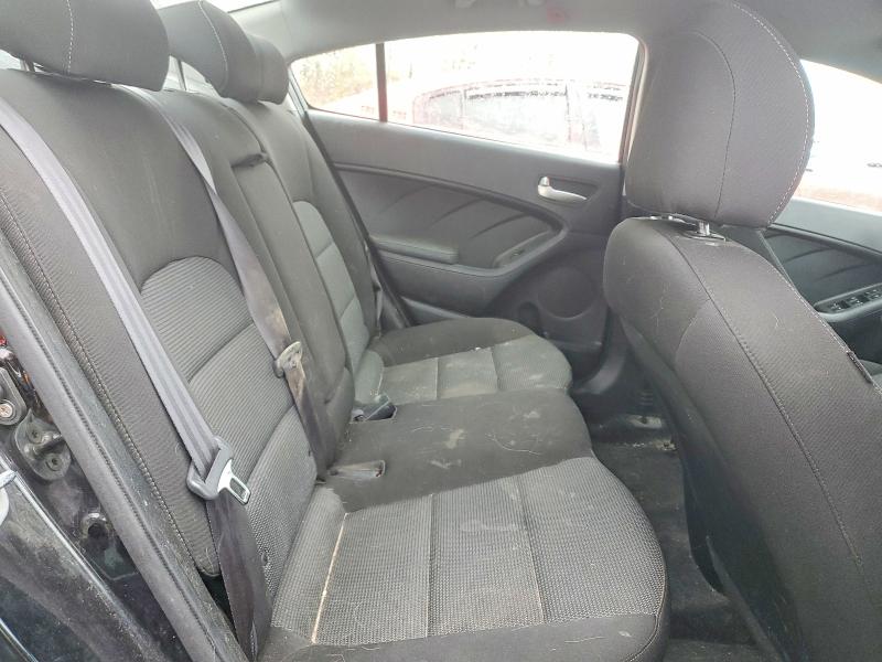 53650246 :رقم المزاد ، 3KPFK4A73HE055147 vin ، 2017 Kia Forte مزاد بيع
