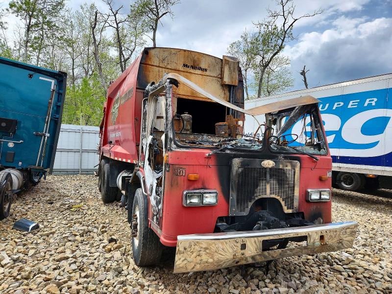 52436856 :رقم المزاد ، 1NPZL00X56D716852 vin ، 2006 Peterbilt 320 مزاد بيع