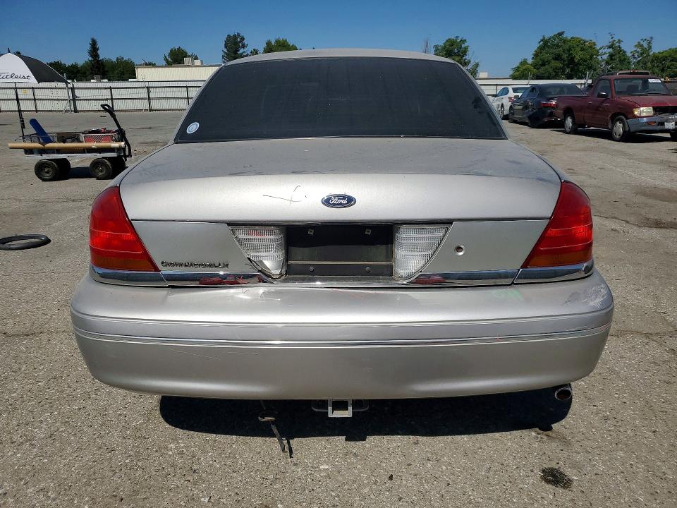 52262046 :رقم المزاد ، 2FAFP74W63X212040 vin ، 2003 Ford Crown Victoria مزاد بيع