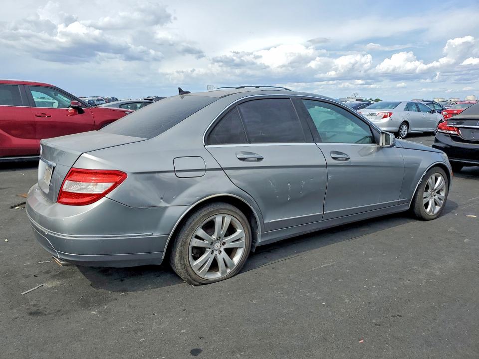 55173616 :رقم المزاد ، WDDGF5EB2AF436163 vin ، 2010 Mercedes-benz C مزاد بيع