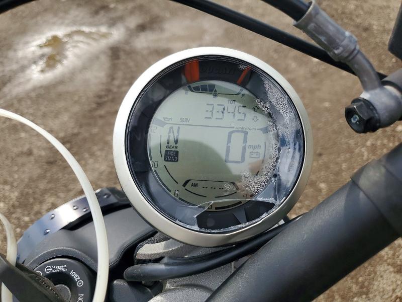51693286 :رقم المزاد ، ML0KAFPM1NT006123 vin ، 2022 Ducati Scrambler مزاد بيع