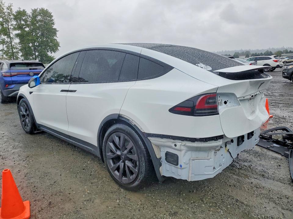 53088586 :رقم المزاد ، 7SAXCBE57PF365585 vin ، 2023 Tesla Model X مزاد بيع