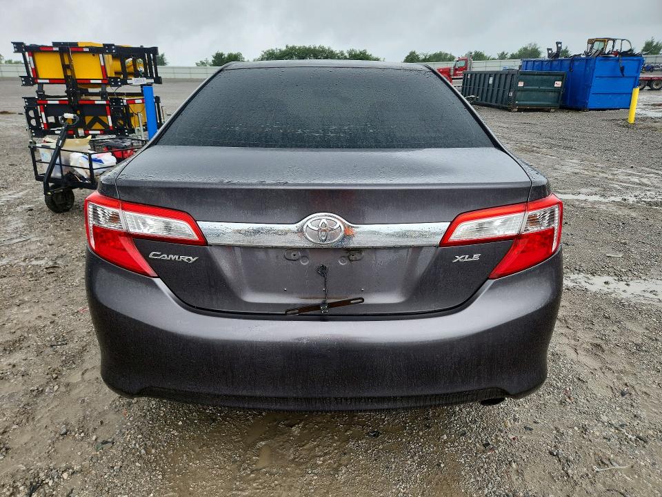 54487106 :رقم المزاد ، 4T4BF1FK1CR215715 vin ، 2012 Toyota Camry مزاد بيع