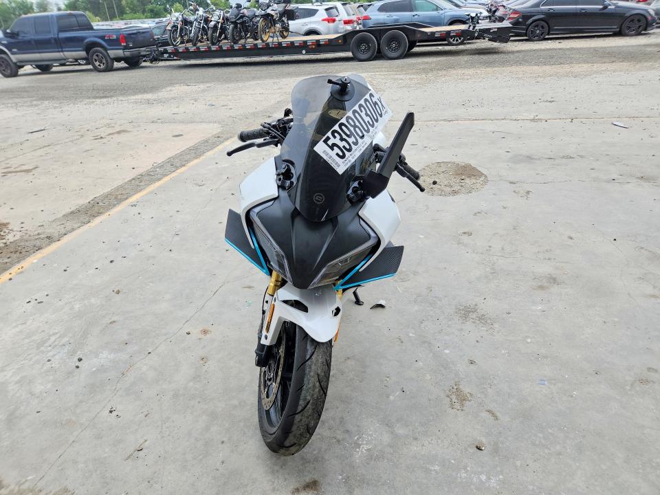 53980306 :رقم المزاد ، LCEPESLA3R6003128 vin ، 2024 Cf Moto 450ss مزاد بيع
