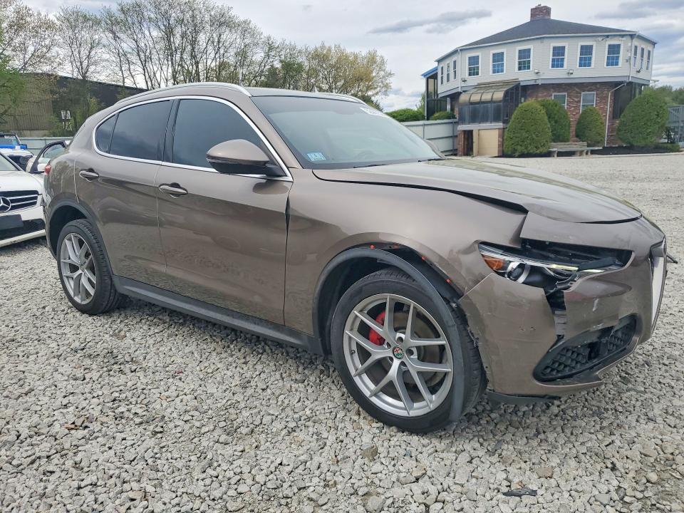 52447536 :رقم المزاد ، ZASPAKBN7K7C34217 vin ، 2019 Alfa Romeo Stelvio مزاد بيع
