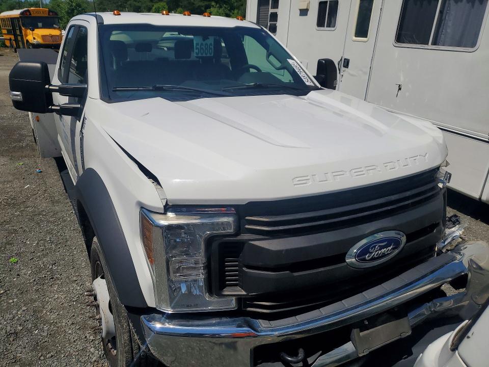 54879466 :رقم المزاد ، 1FD0X5HT4KEG79506 vin ، 2019 Ford F550 مزاد بيع