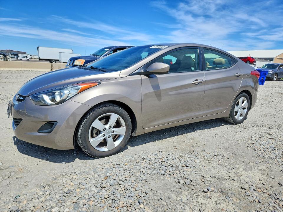 2013 Hyundai Elantra მანქანა იყიდება აუქციონზე, vin: 5NPDH4AE1DH270228, აუქციონის ნომერი: 54826896