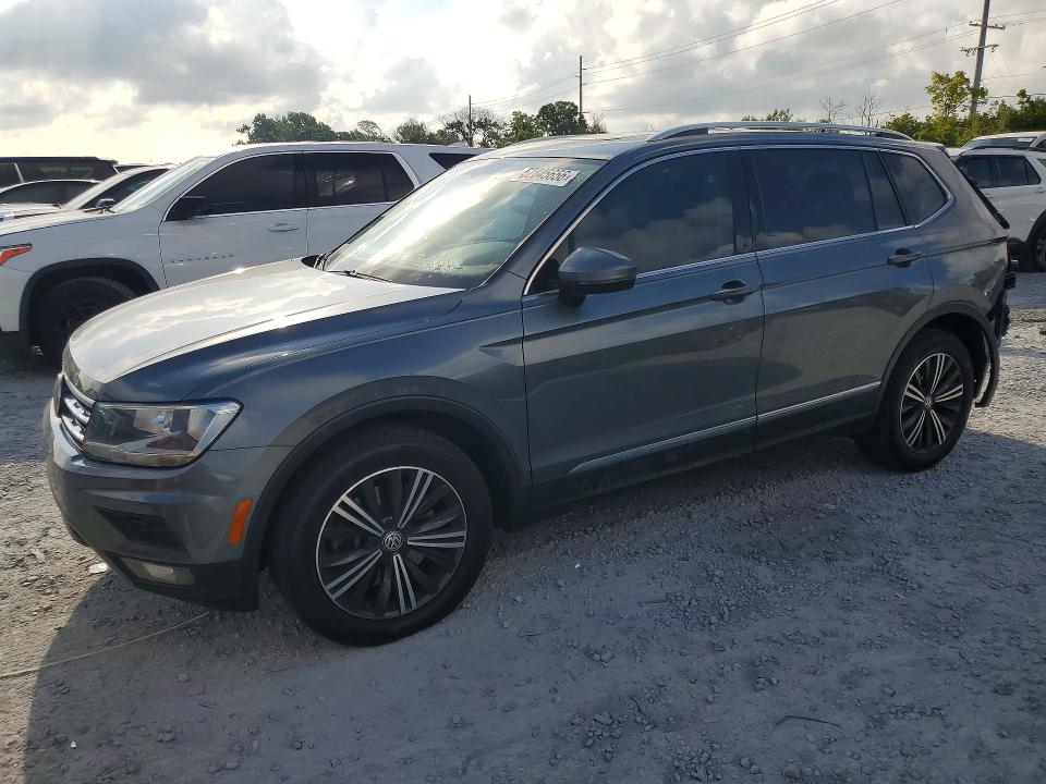 Продажа на аукционе авто 2018 Volkswagen Tiguan, vin: 3VV3B7AX3JM185477, номер лота: 52845656