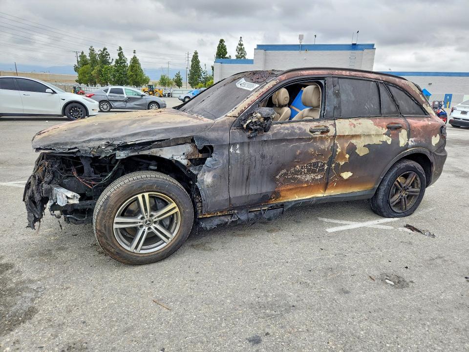 49929006 :رقم المزاد ، W1N0G8DB3NV328408 vin ، 2022 Mercedes-benz Glc مزاد بيع