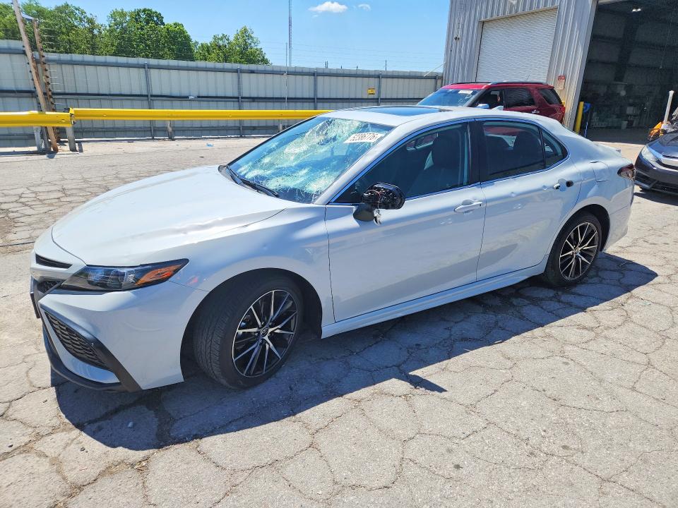 52386776 :رقم المزاد ، 4T1T11AK5PU170501 vin ، 2023 Toyota Camry مزاد بيع
