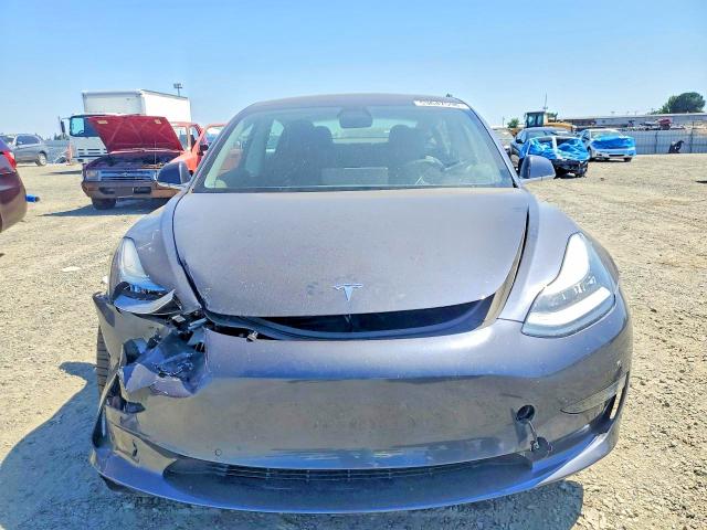 53647596 :رقم المزاد ، 5YJ3E1EB4LF649630 vin ، 2020 Tesla Model 3 مزاد بيع