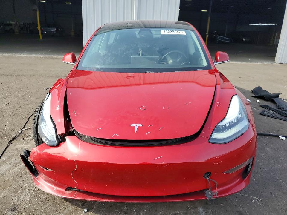 49828646 :رقم المزاد ، 5YJ3E1EA2JF153827 vin ، 2018 Tesla Model 3 مزاد بيع