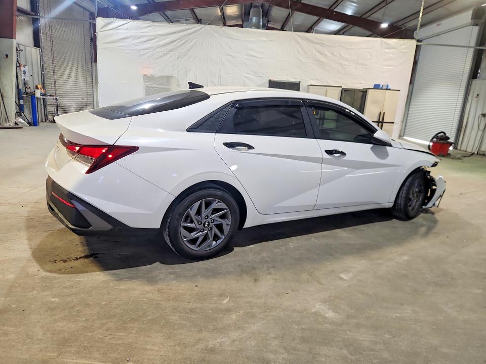 2024 Hyundai Elantra მანქანა იყიდება აუქციონზე, vin: KMHLM4DG5RU648712, აუქციონის ნომერი: 54352506