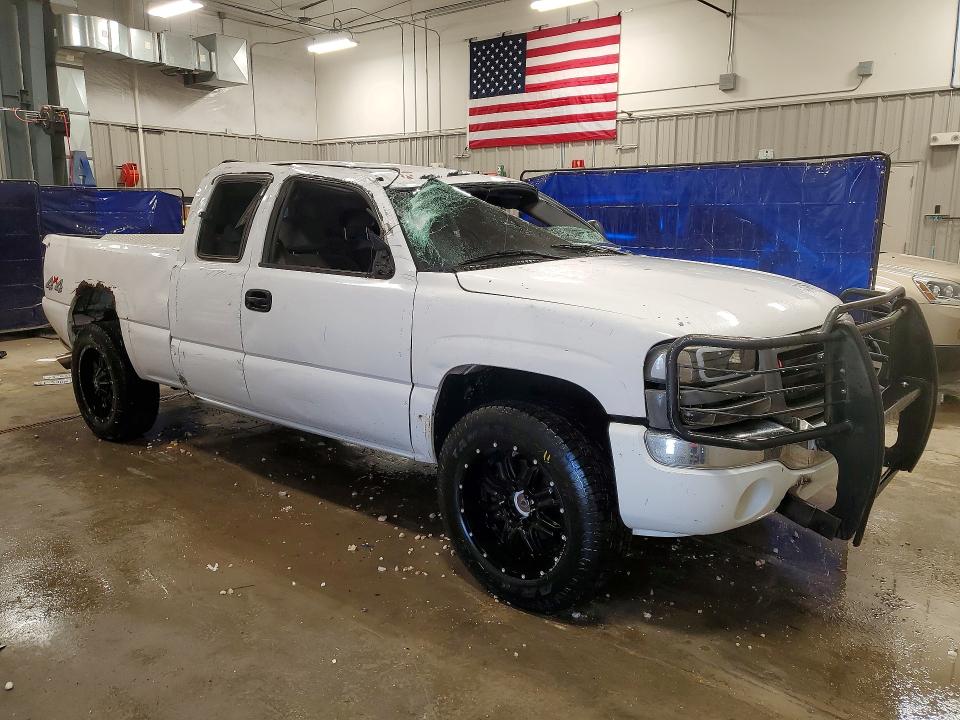 Продажа на аукционе авто 2005 Gmc New Sierra, vin: 2GTEK19B551185961, номер лота: 52745676