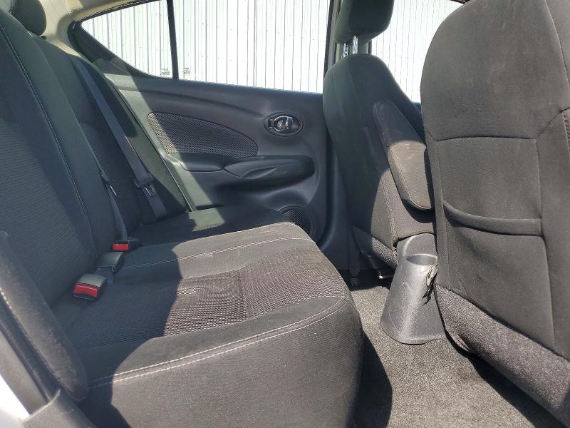 79121325 :رقم المزاد ، 3N1CN7AP5JL810413 vin ، 2018 Nissan Versa مزاد بيع