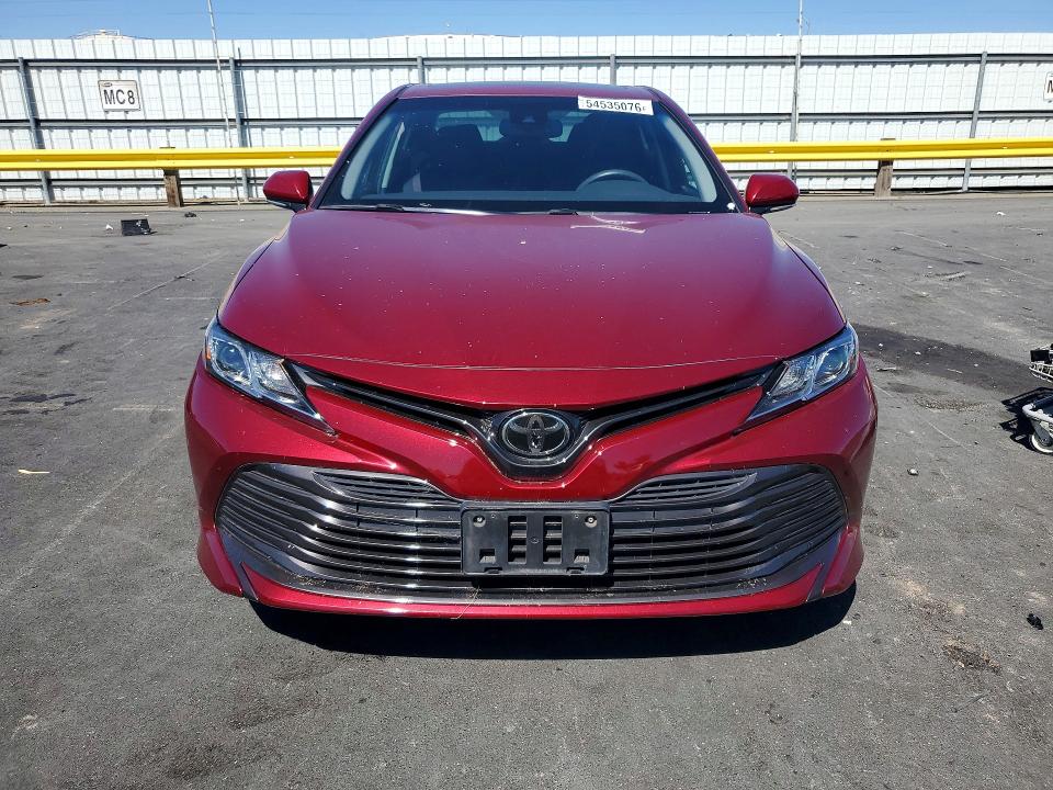 2018 Toyota Camry მანქანა იყიდება აუქციონზე, vin: 4T1B11HK9JU548974, აუქციონის ნომერი: 54535076