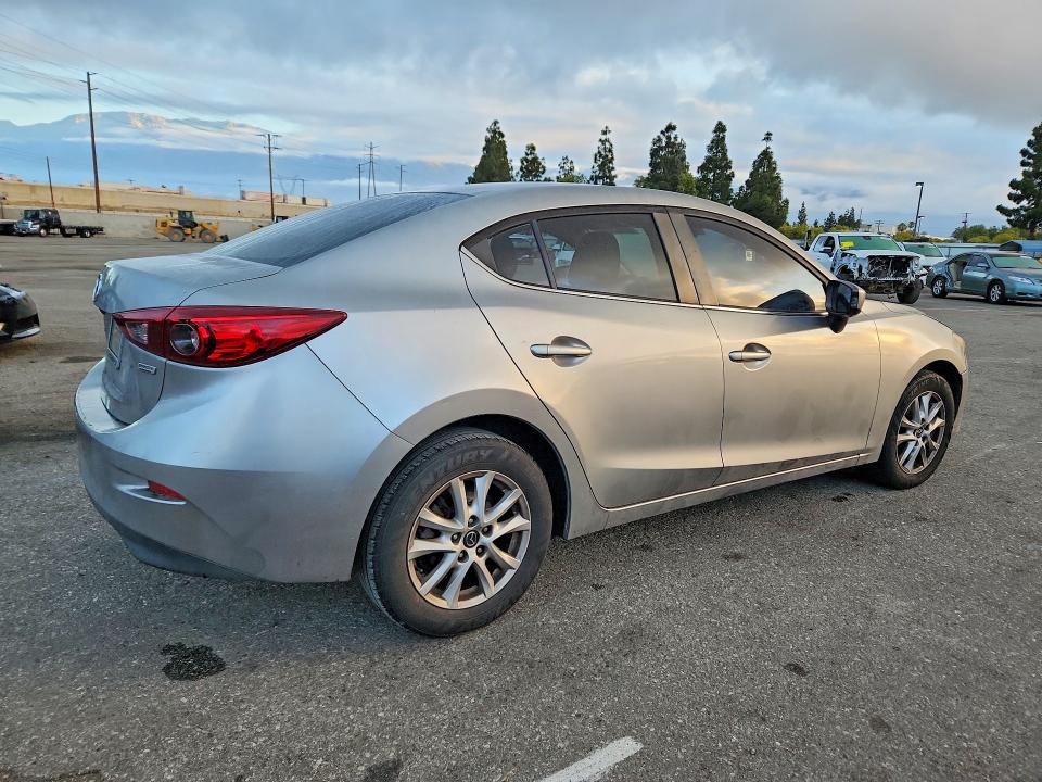 54623336 :رقم المزاد ، JM1BM1U75G1319716 vin ، 2016 Mazda 3 مزاد بيع